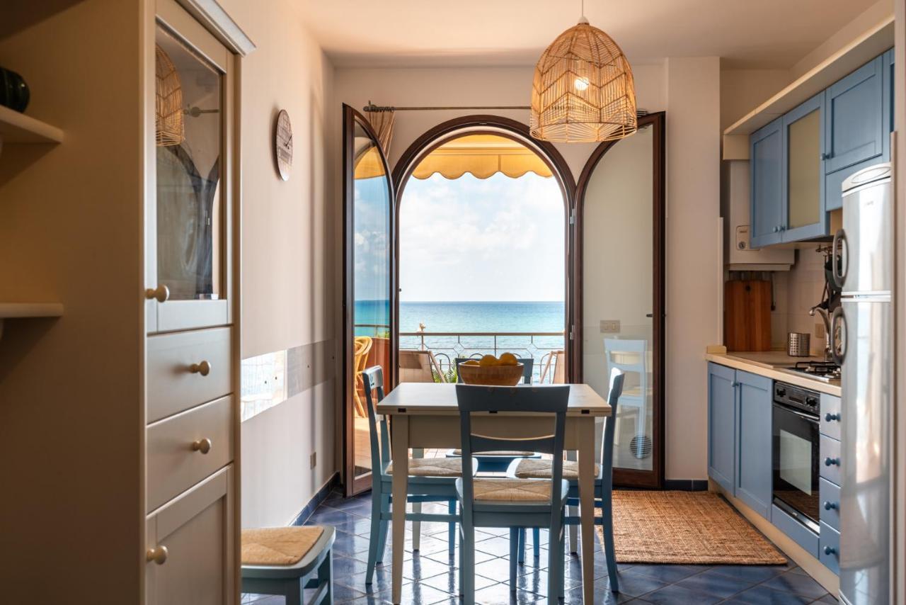 Residence L'Arcipelago Appartamenti Fronte Mare Con Ampio Balcone Capo d'Orlando Exterior photo