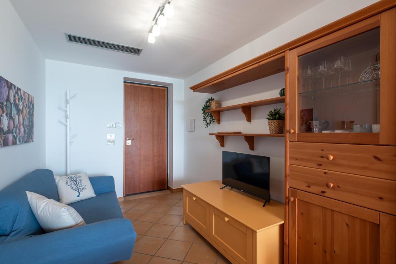 Residence L'Arcipelago Appartamenti Fronte Mare Con Ampio Balcone Capo d'Orlando Exterior photo