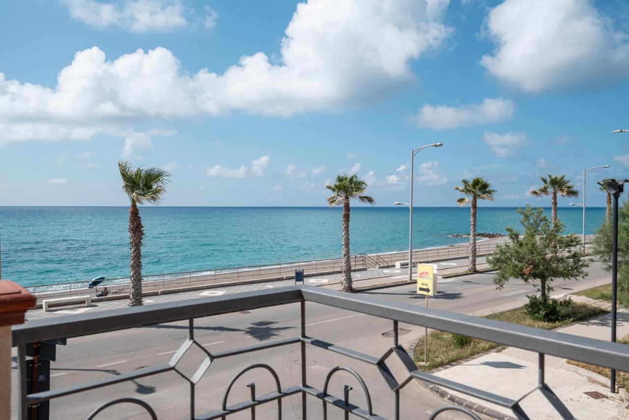Residence L'Arcipelago Appartamenti Fronte Mare Con Ampio Balcone Capo d'Orlando Exterior photo