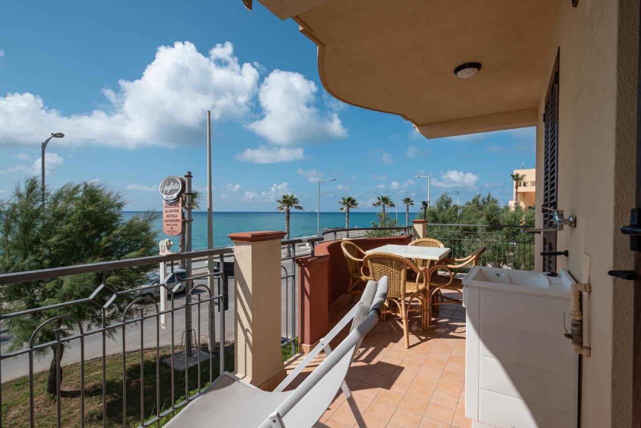 Residence L'Arcipelago Appartamenti Fronte Mare Con Ampio Balcone Capo d'Orlando Exterior photo