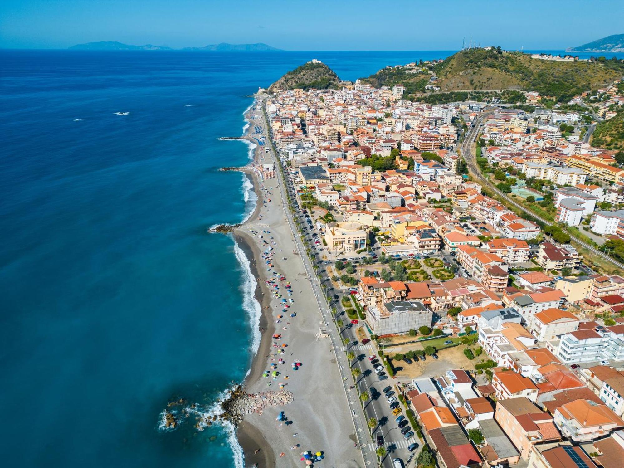 Residence L'Arcipelago Appartamenti Fronte Mare Con Ampio Balcone Capo d'Orlando Exterior photo